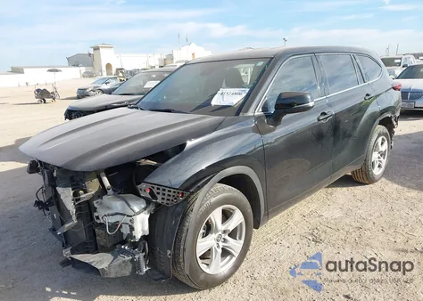 2022 Toyota Highlander Le z USA, uszkodzony, nr VIN 5TDZZRAH8NS102950